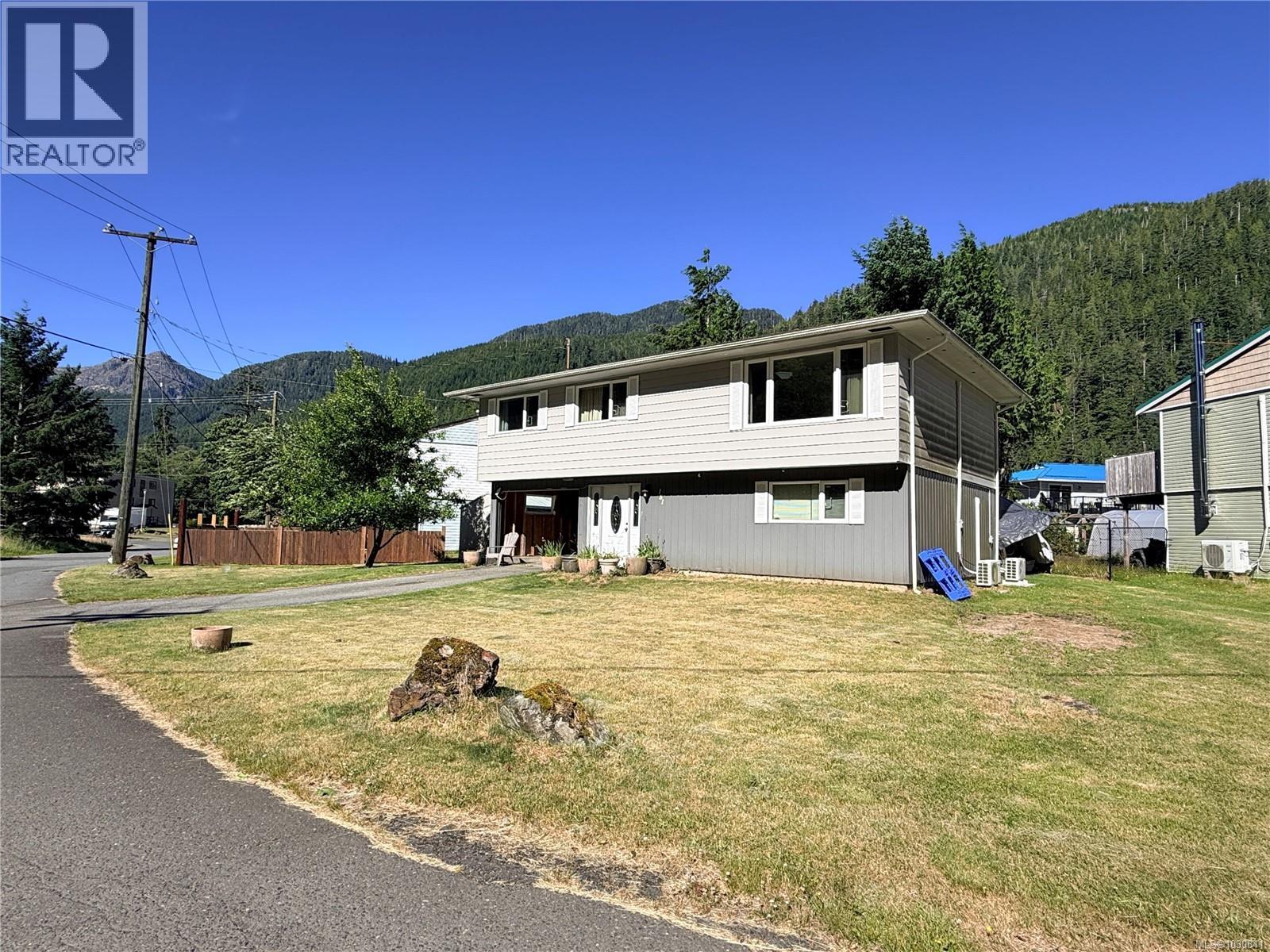 181 Boston Rd Property Photo 1