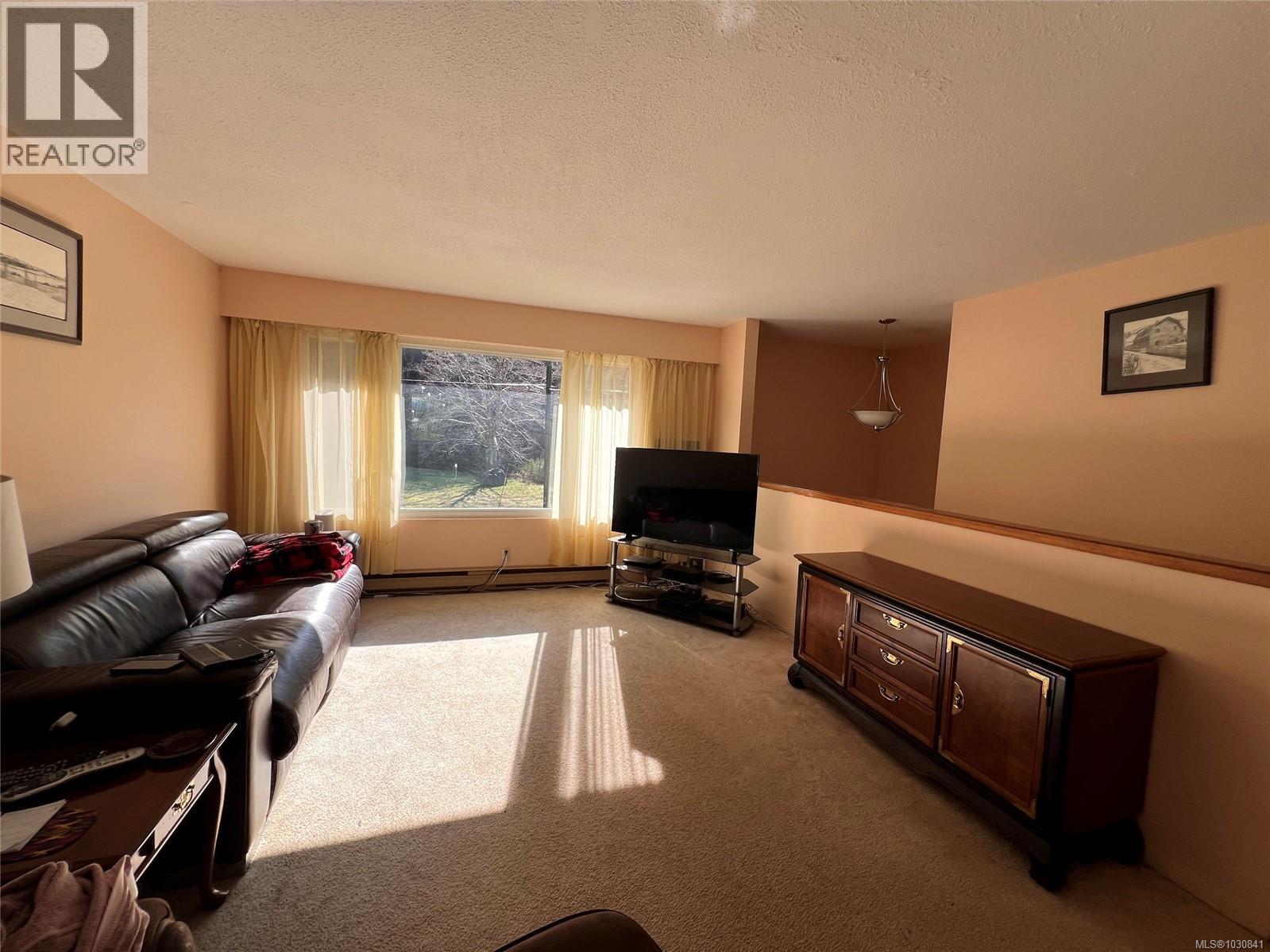 181 Boston Rd Property Photo 2