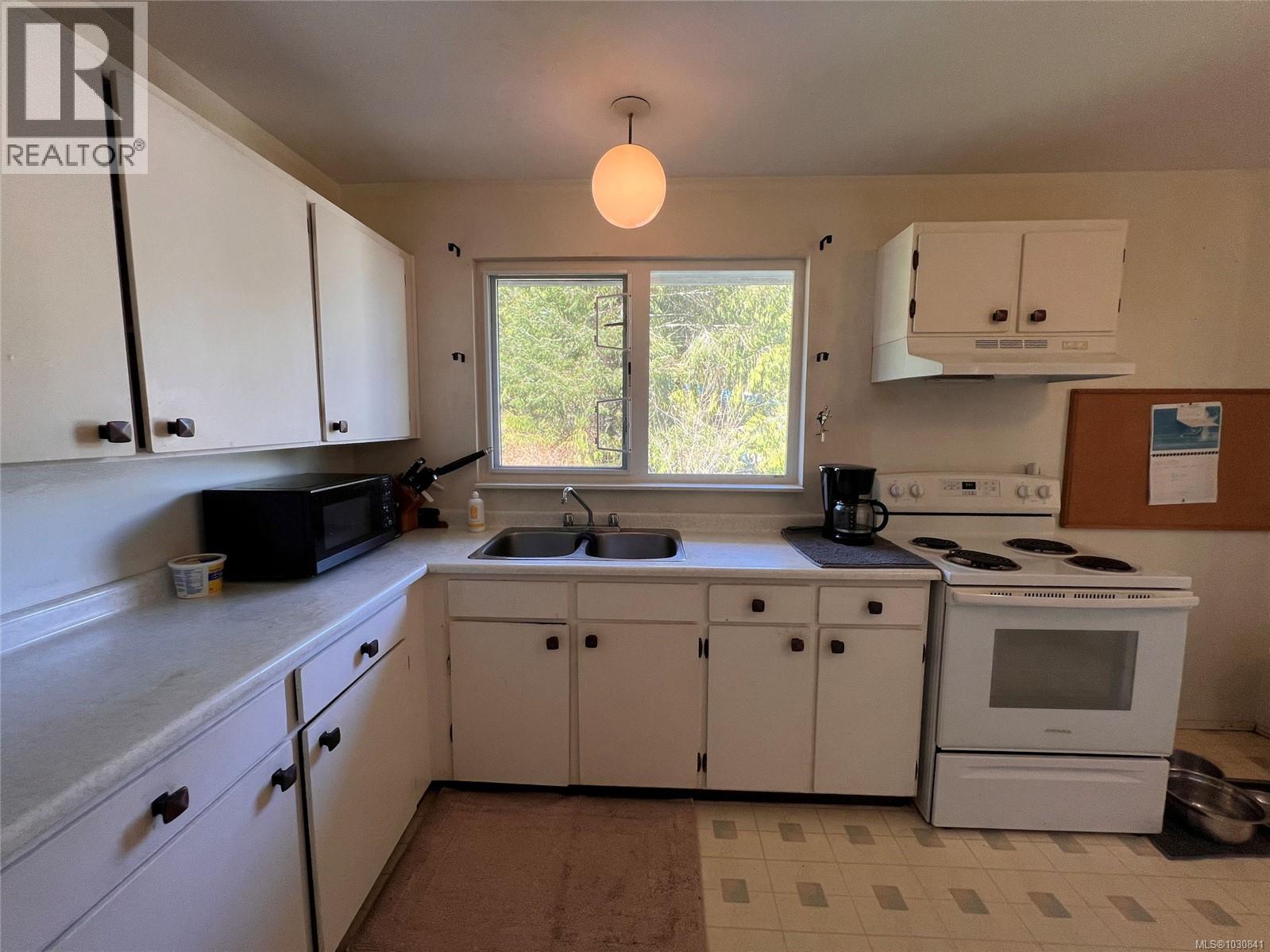181 Boston Rd Property Photo 8