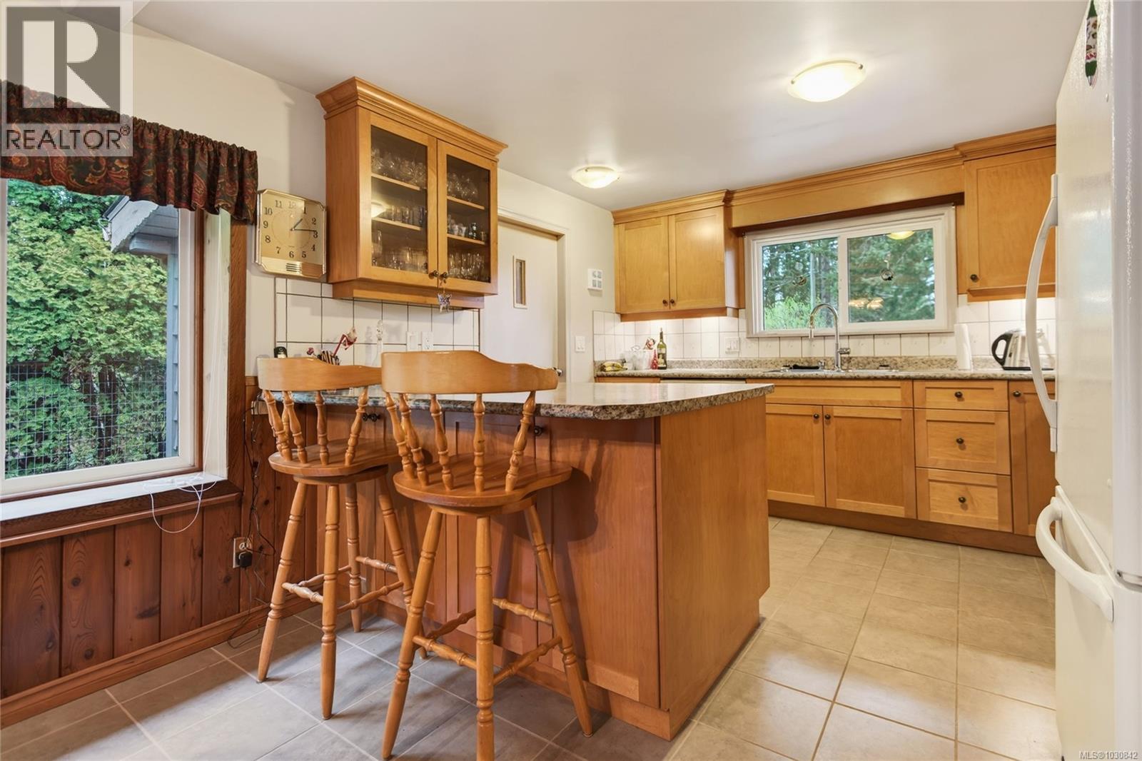 1267 Don Rd Property Photo 5