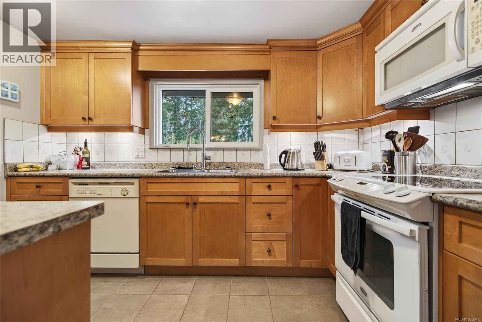 1267 Don Rd Property Photo 6