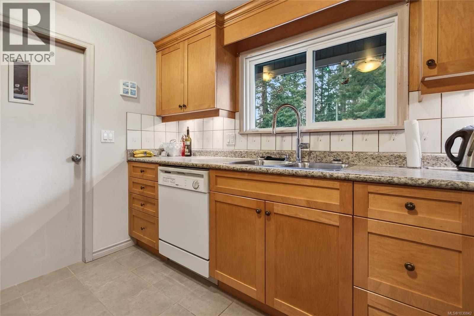 1267 Don Rd Property Photo 8