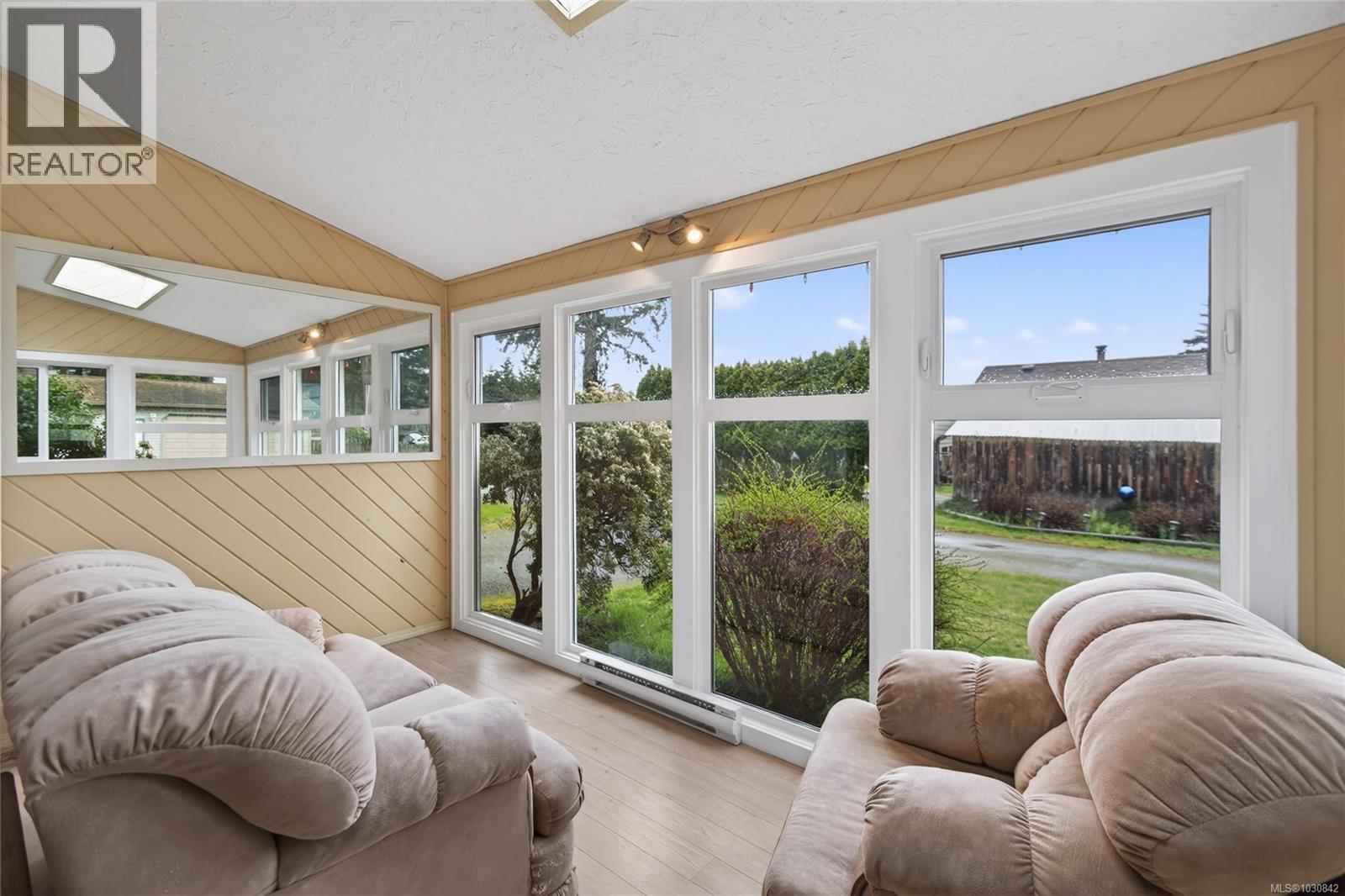 1267 Don Rd Property Photo 13