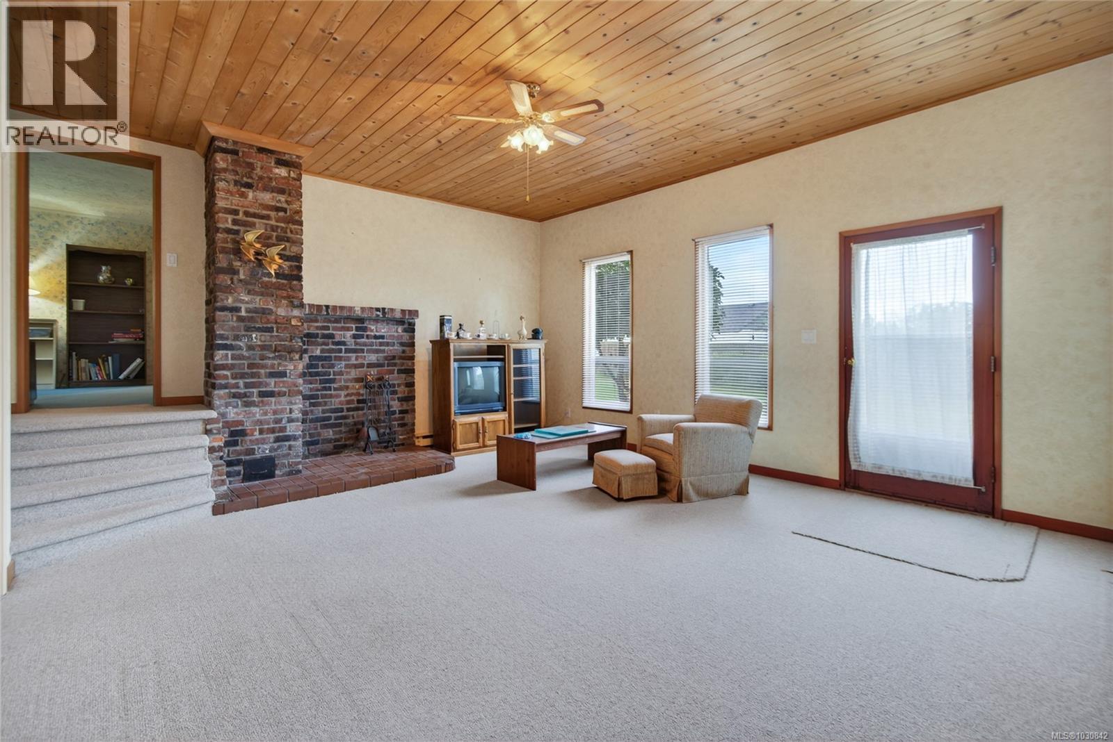 1267 Don Rd Property Photo 20