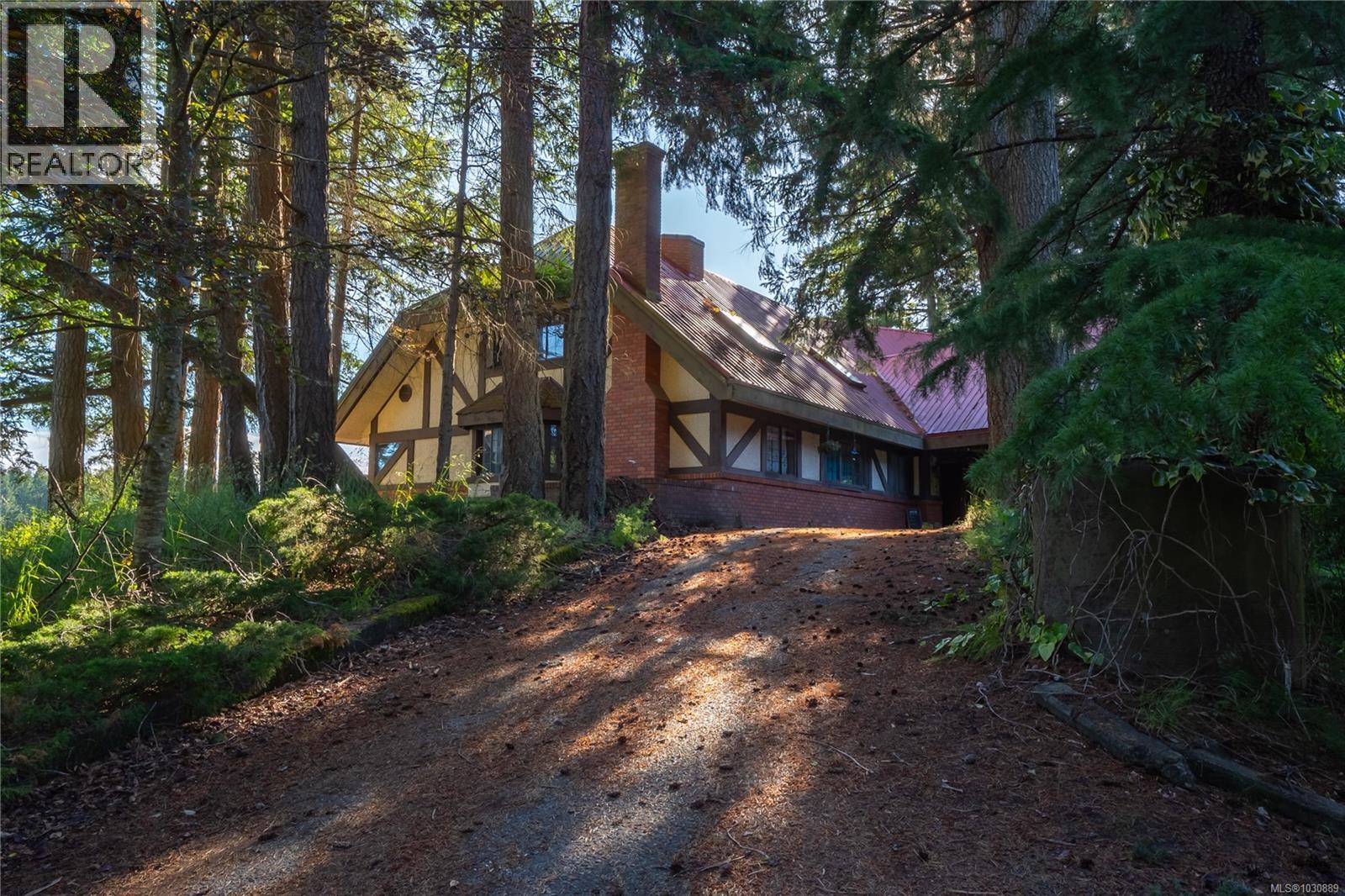 909 South Rd Property Photo 12