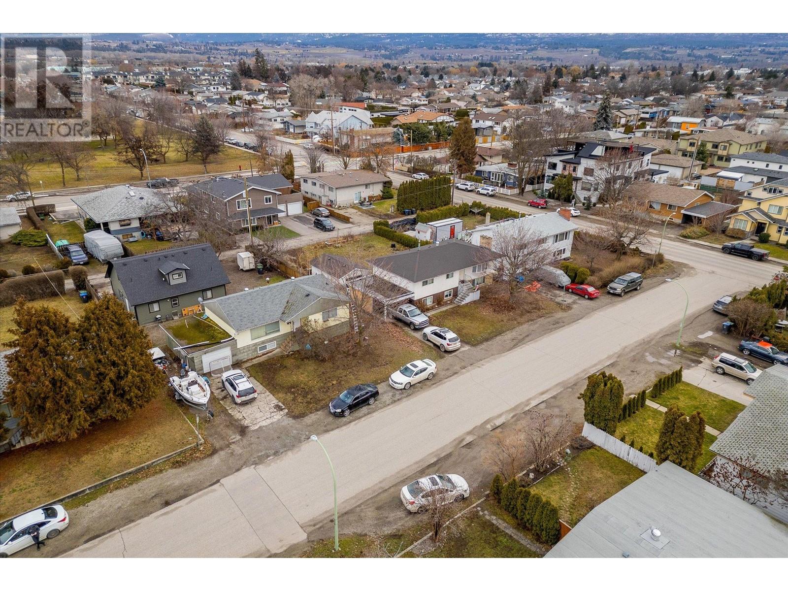 2261 Burnett Street Property Photo 4