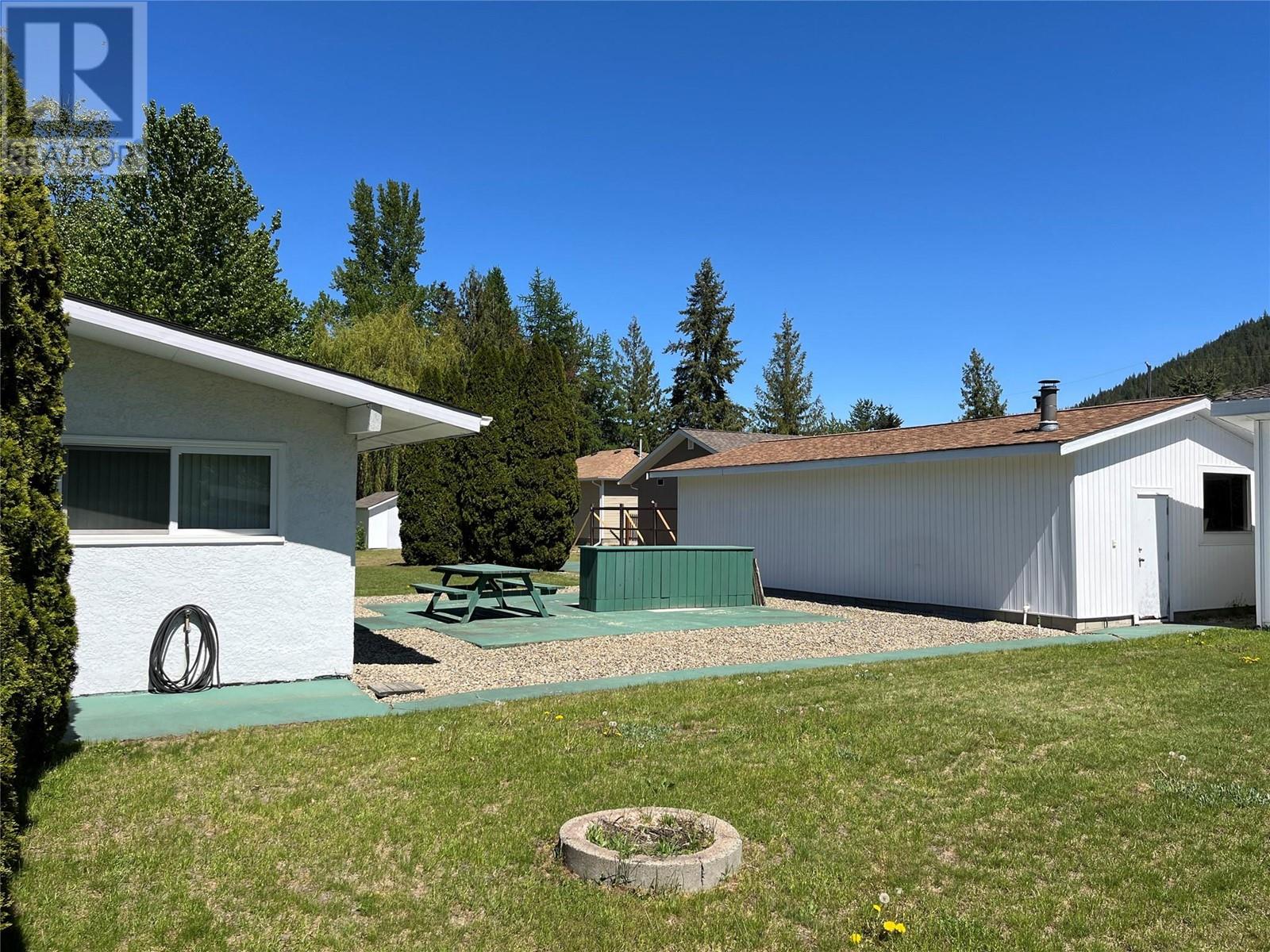 441 Oak Avenue Property Photo 10