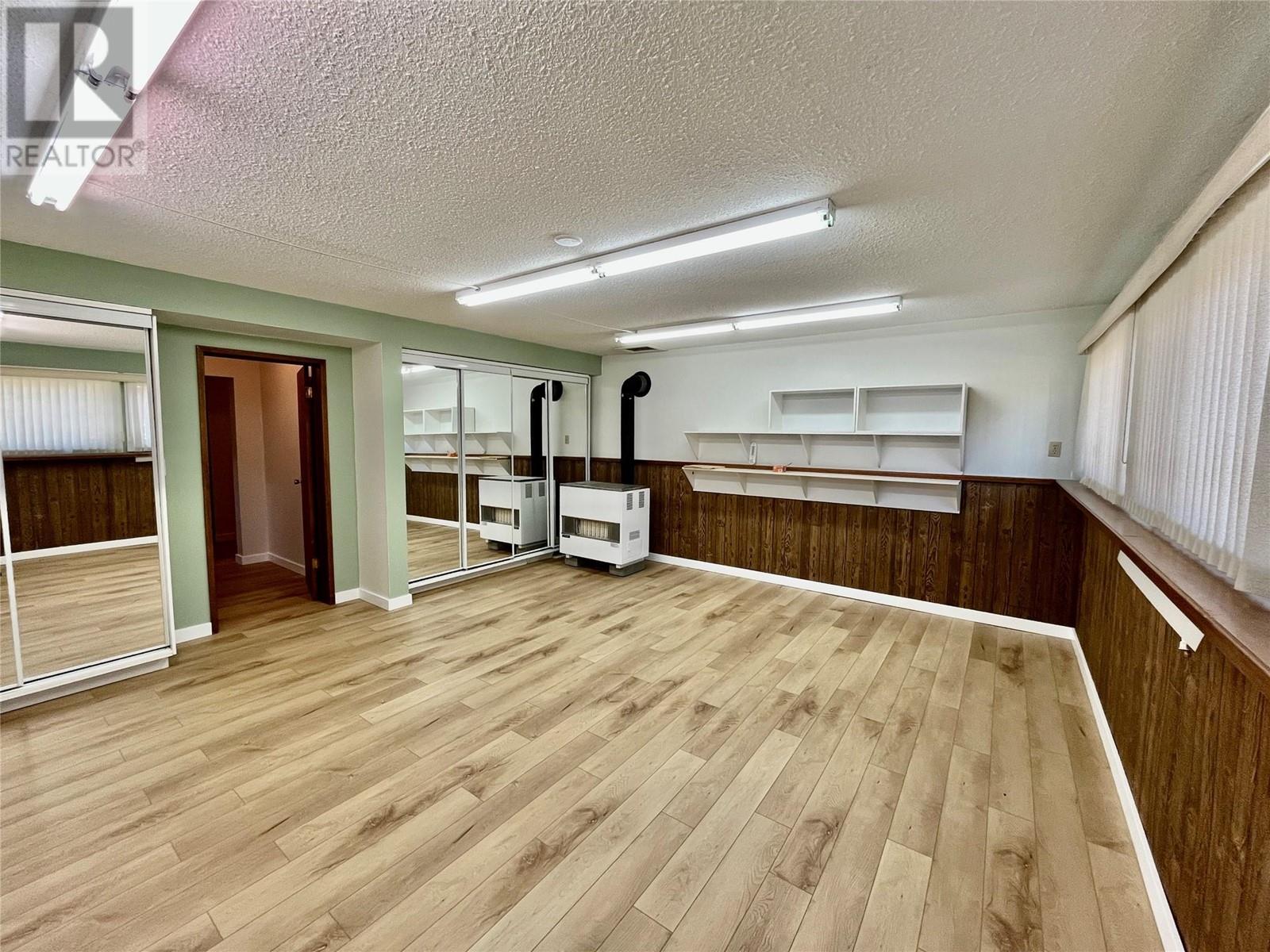 441 Oak Avenue Property Photo 58
