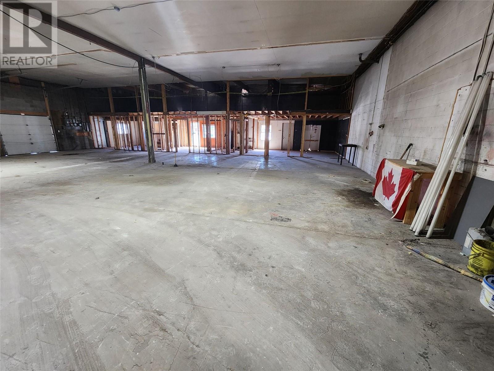 880 Leathead Road Unit# 1 & 2 Property Photo 8