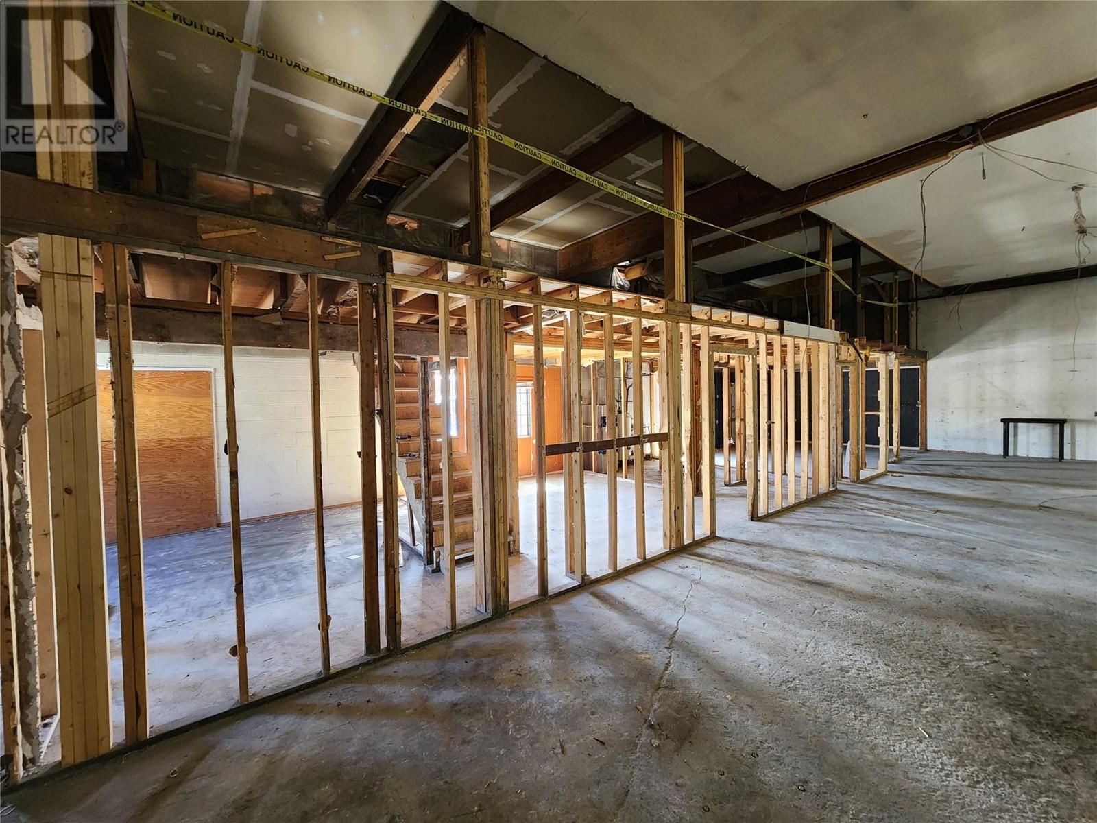880 Leathead Road Unit# 1 & 2 Property Photo 10