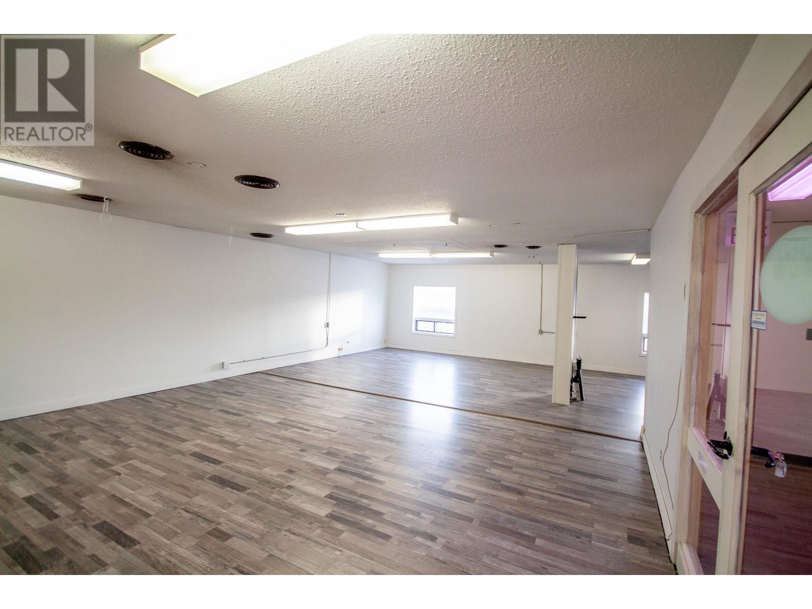 10415 10 Street Street Property Photo 3