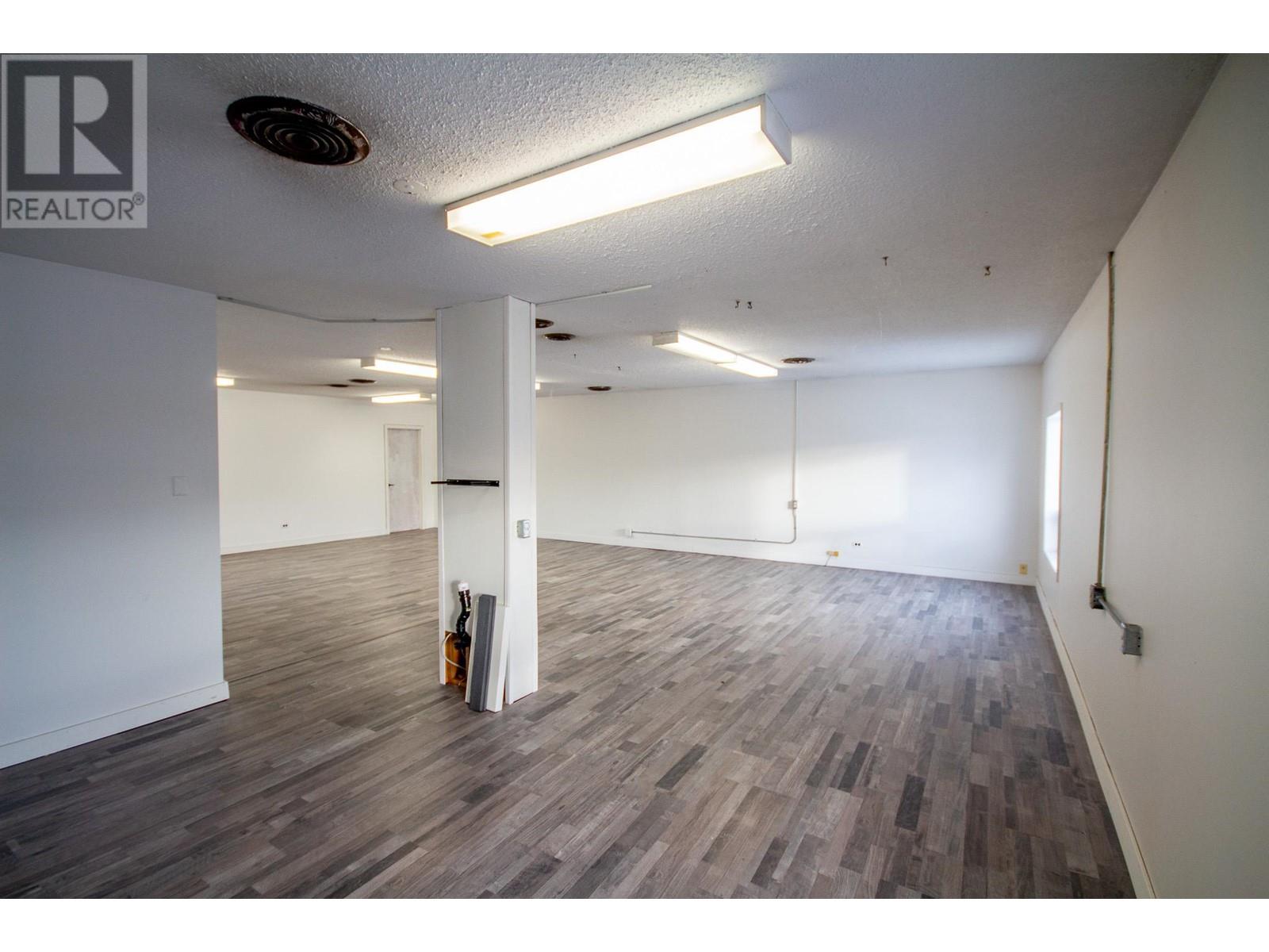 10415 10 Street Street Property Photo 6