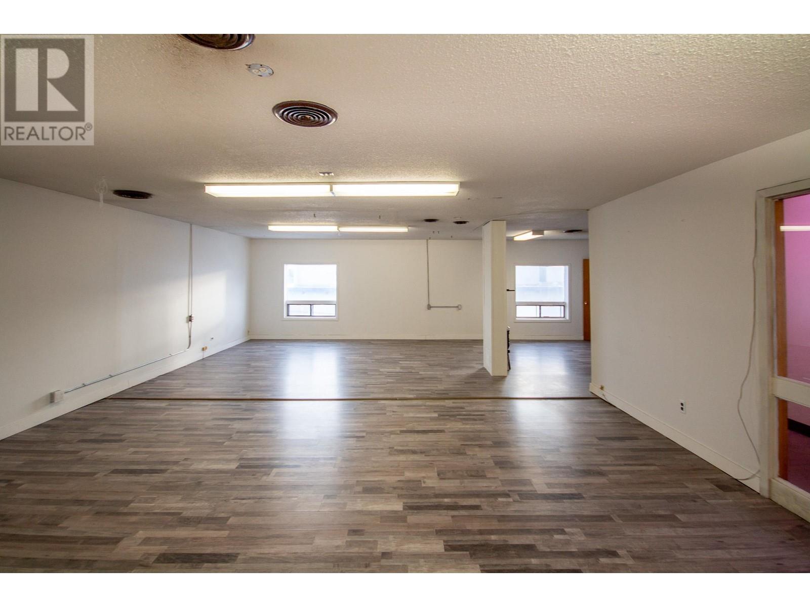 10415 10 Street Street Property Photo 8