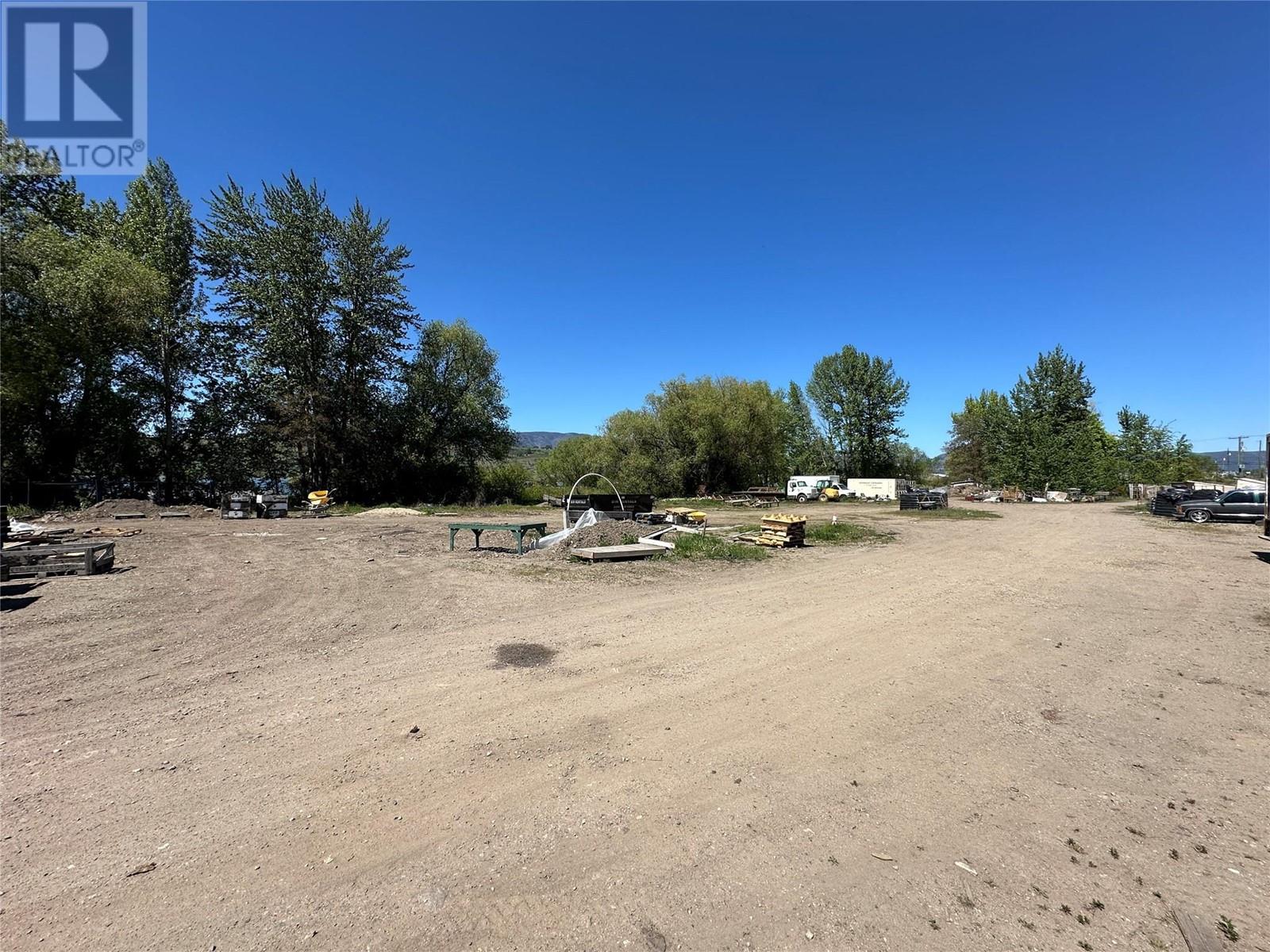 7982 Highland Road Property Photo 2