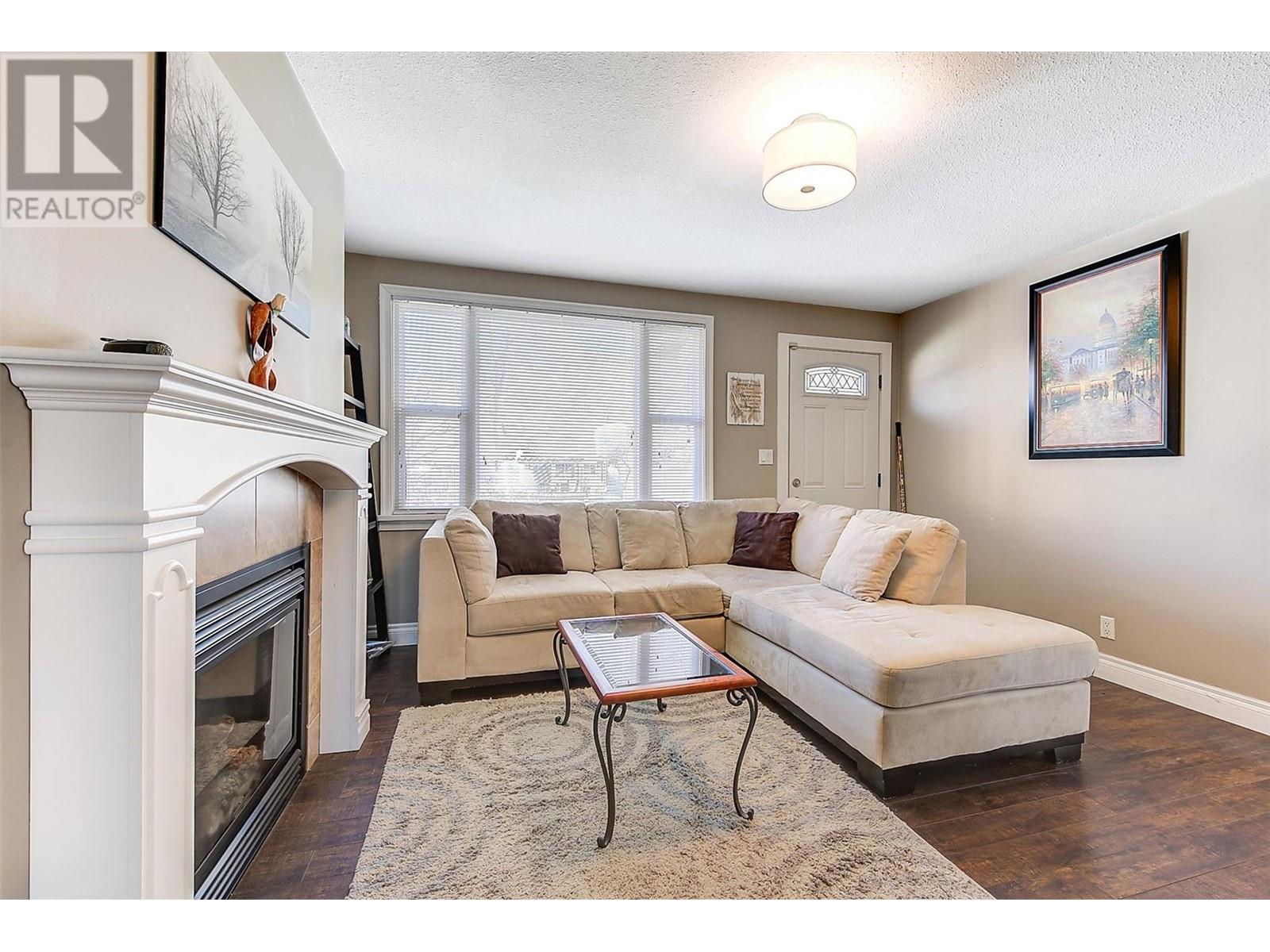 559 Cambridge Avenue Property Photo 8
