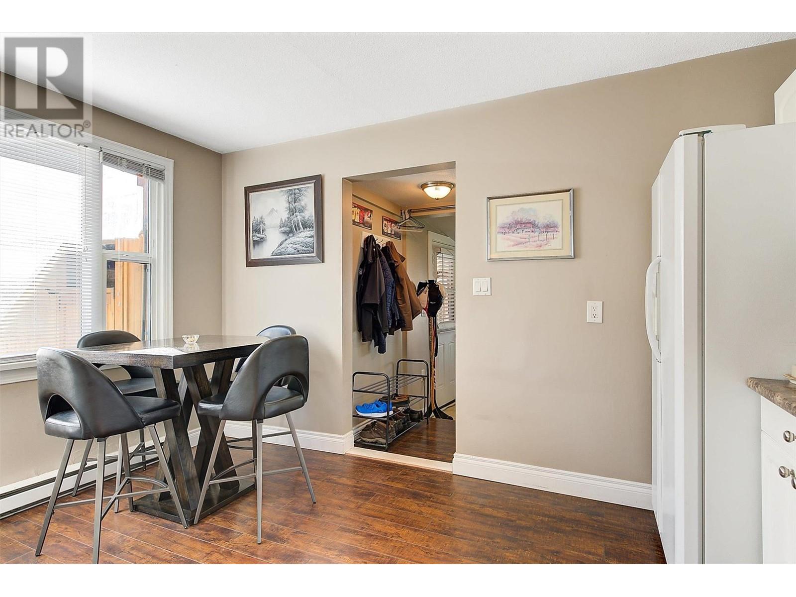 559 Cambridge Avenue Property Photo 14