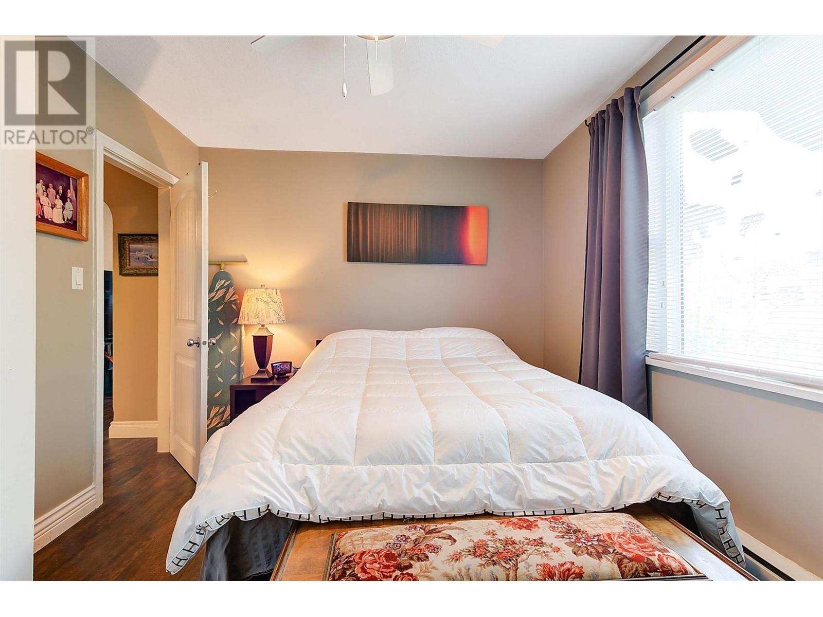 559 Cambridge Avenue Property Photo 16
