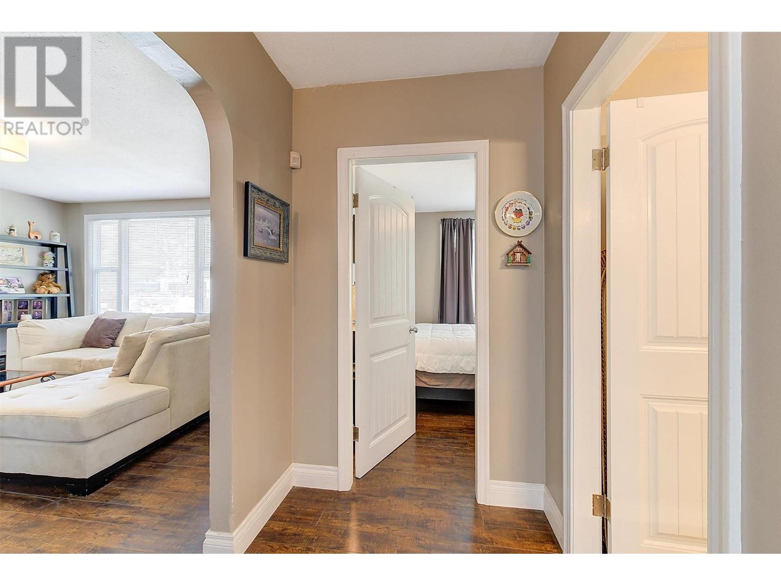 559 Cambridge Avenue Property Photo 18