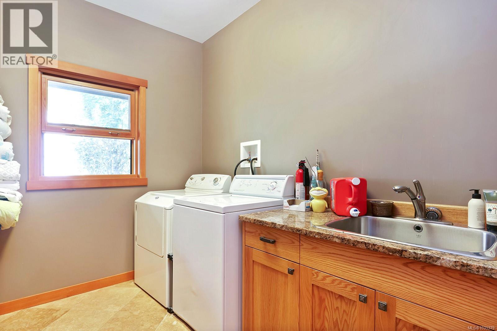 1645 Lea Smith Rd Property Photo 17