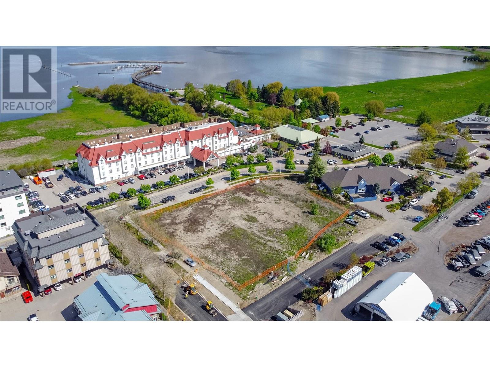 250 Harbourfront Drive Ne Property Photo 3
