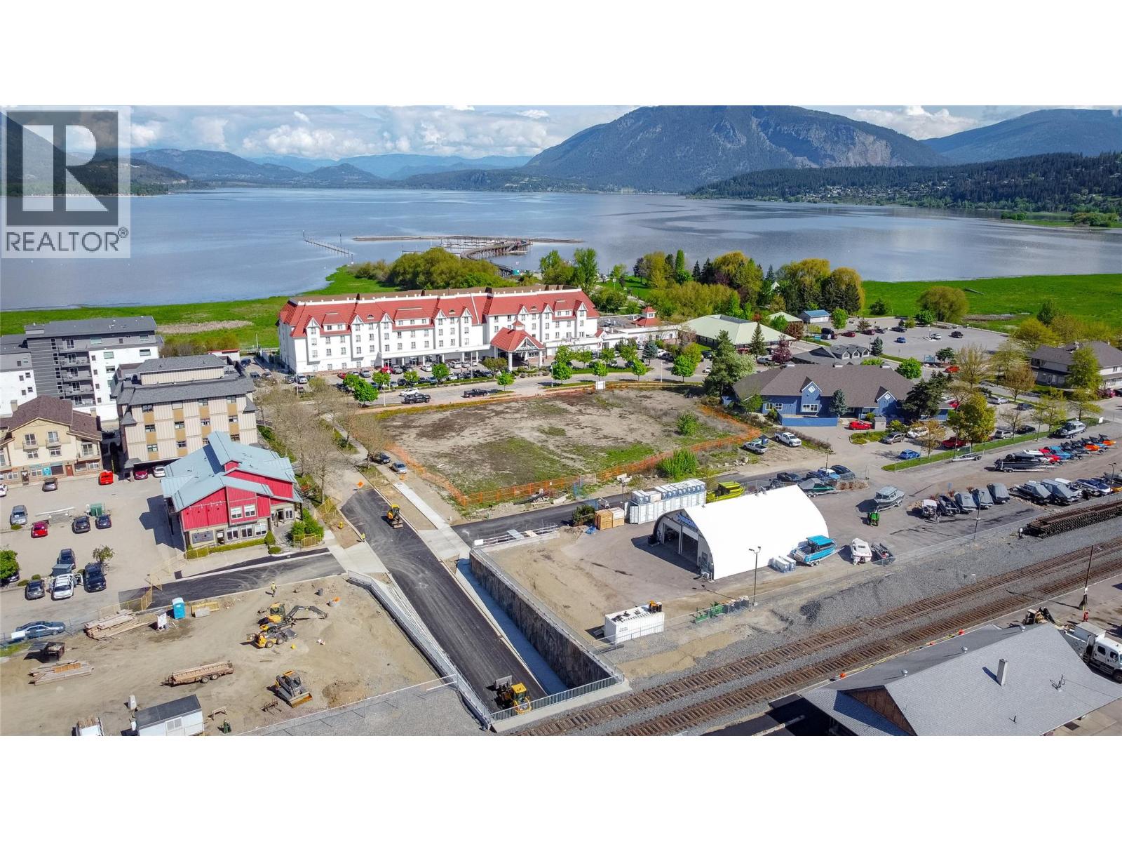 250 Harbourfront Drive Ne Property Photo 10