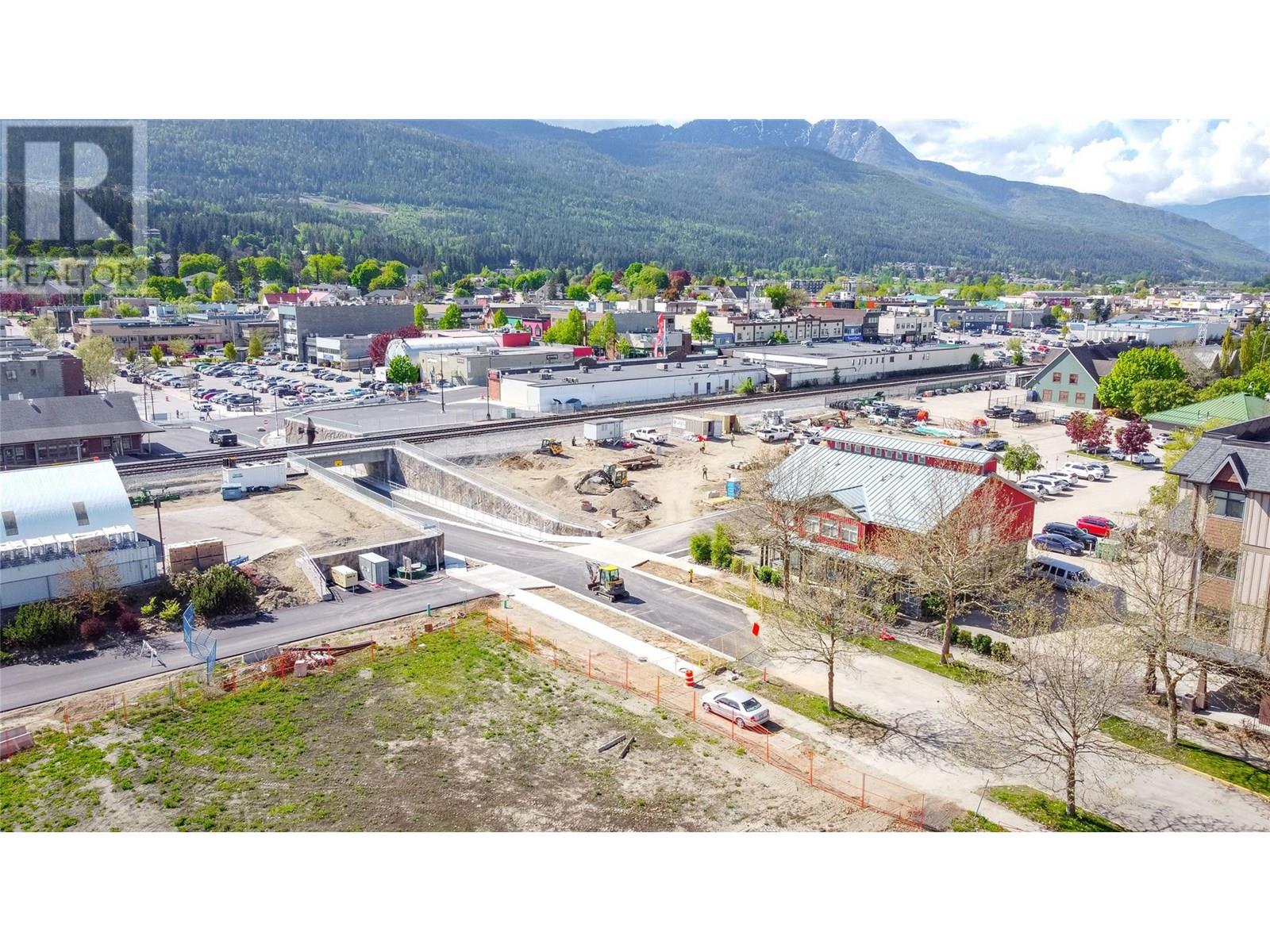 250 Harbourfront Drive Ne Property Photo 15
