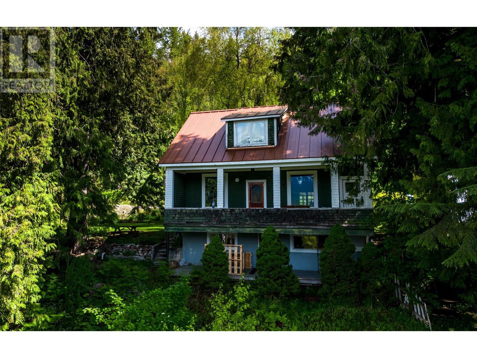 129 Maple Street Property Photo 1