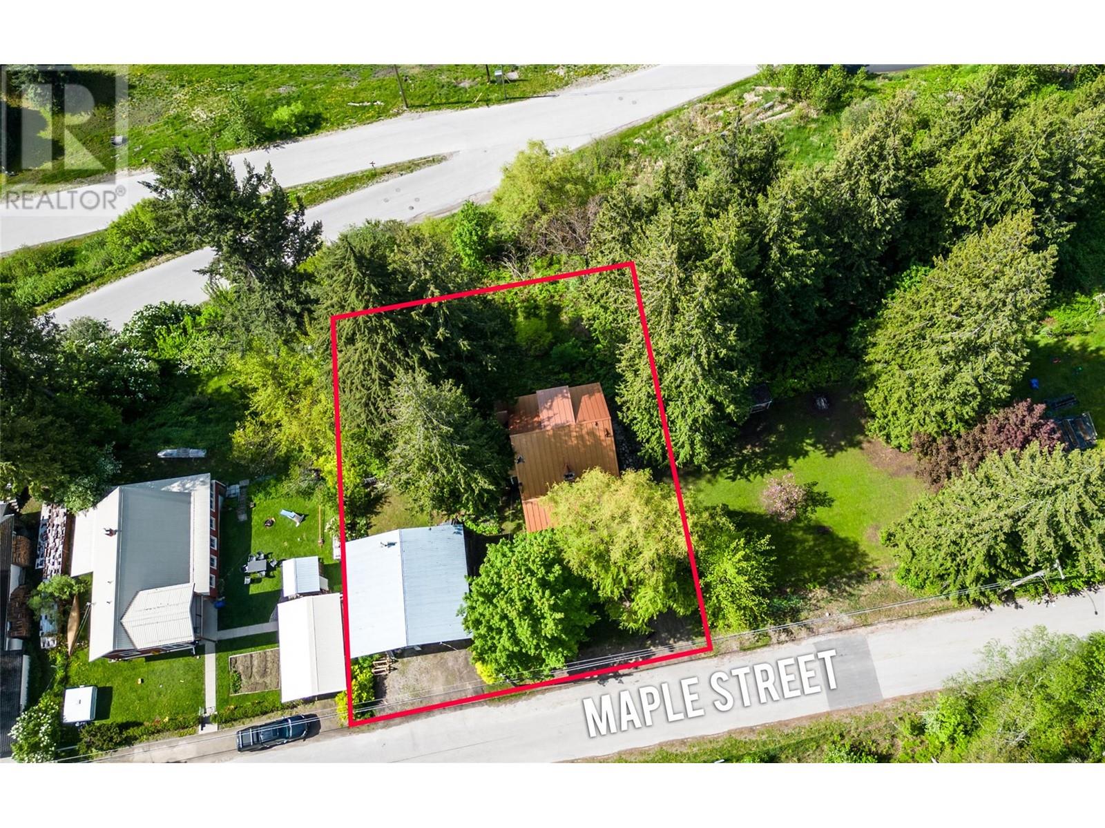 129 Maple Street Property Photo 4