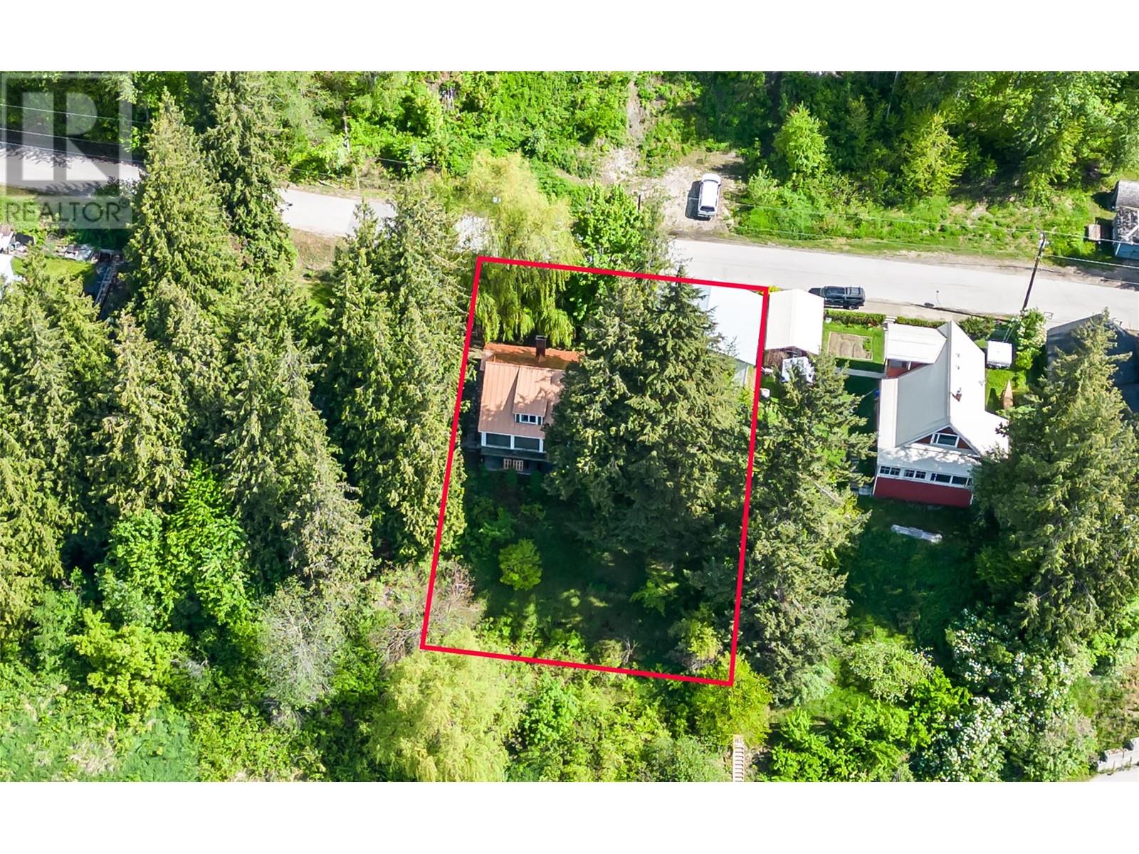 129 Maple Street Property Photo 5
