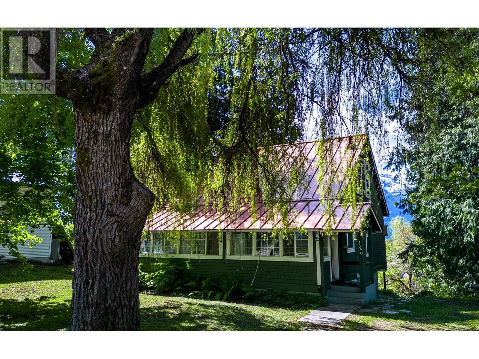 129 Maple Street Property Photo 10