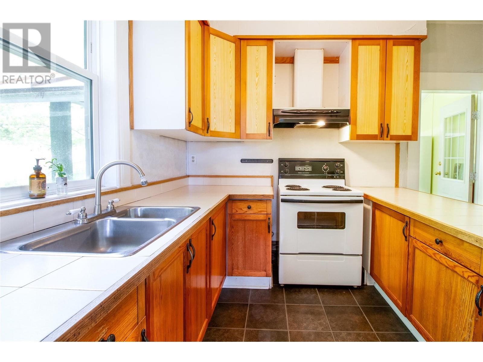 129 Maple Street Property Photo 14