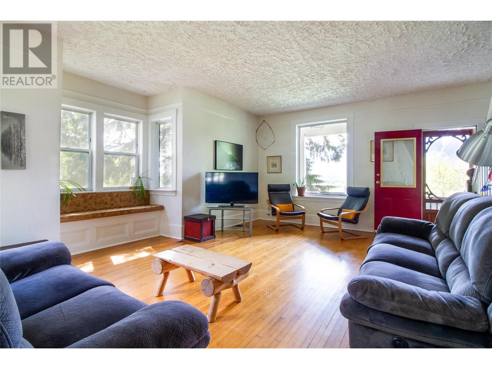 129 Maple Street Property Photo 25