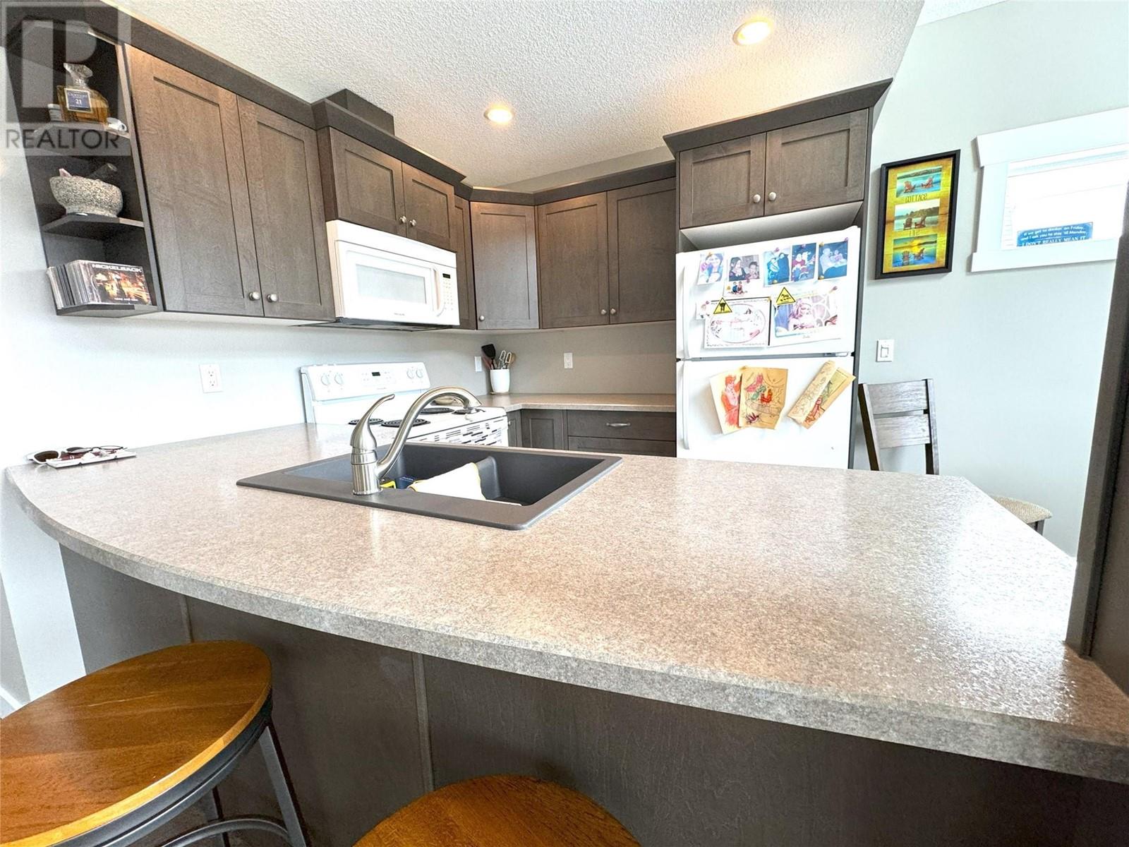 6862 Madrid Way Property Photo 6