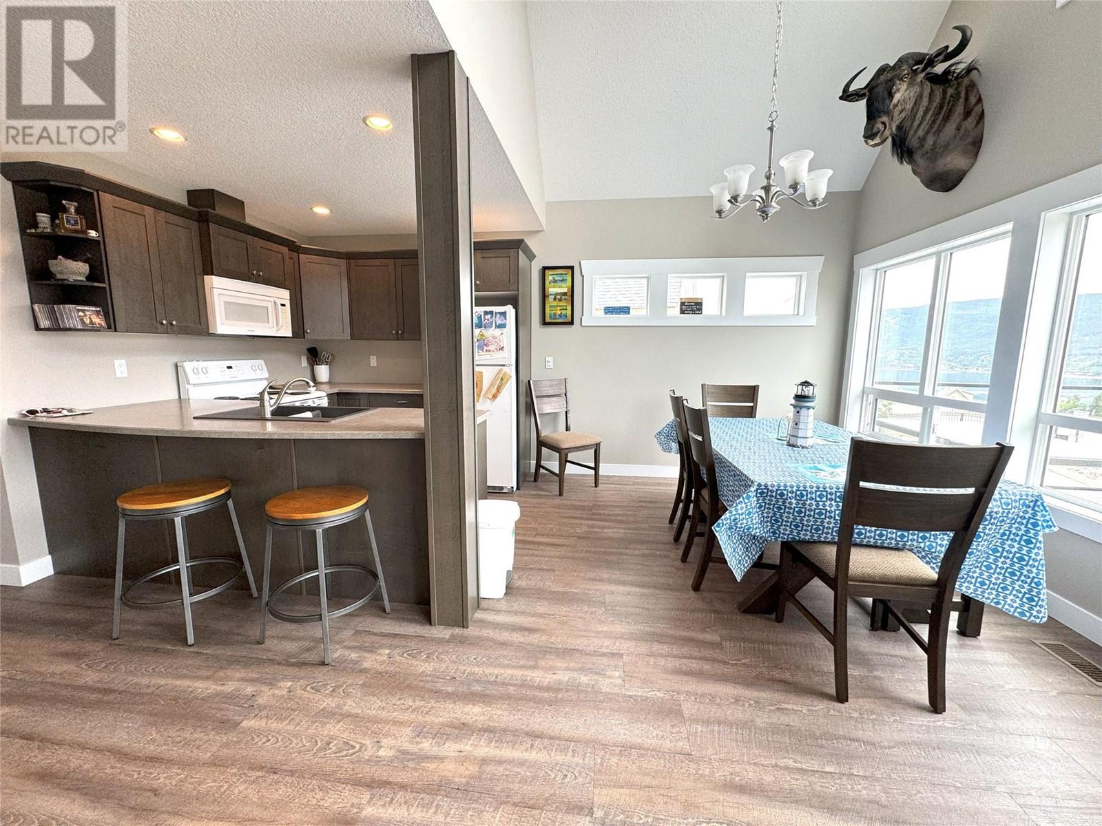 6862 Madrid Way Property Photo 8