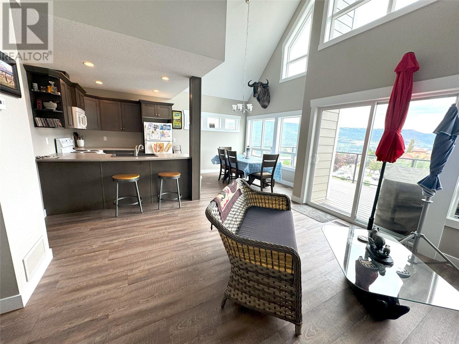 6862 Madrid Way Property Photo 12