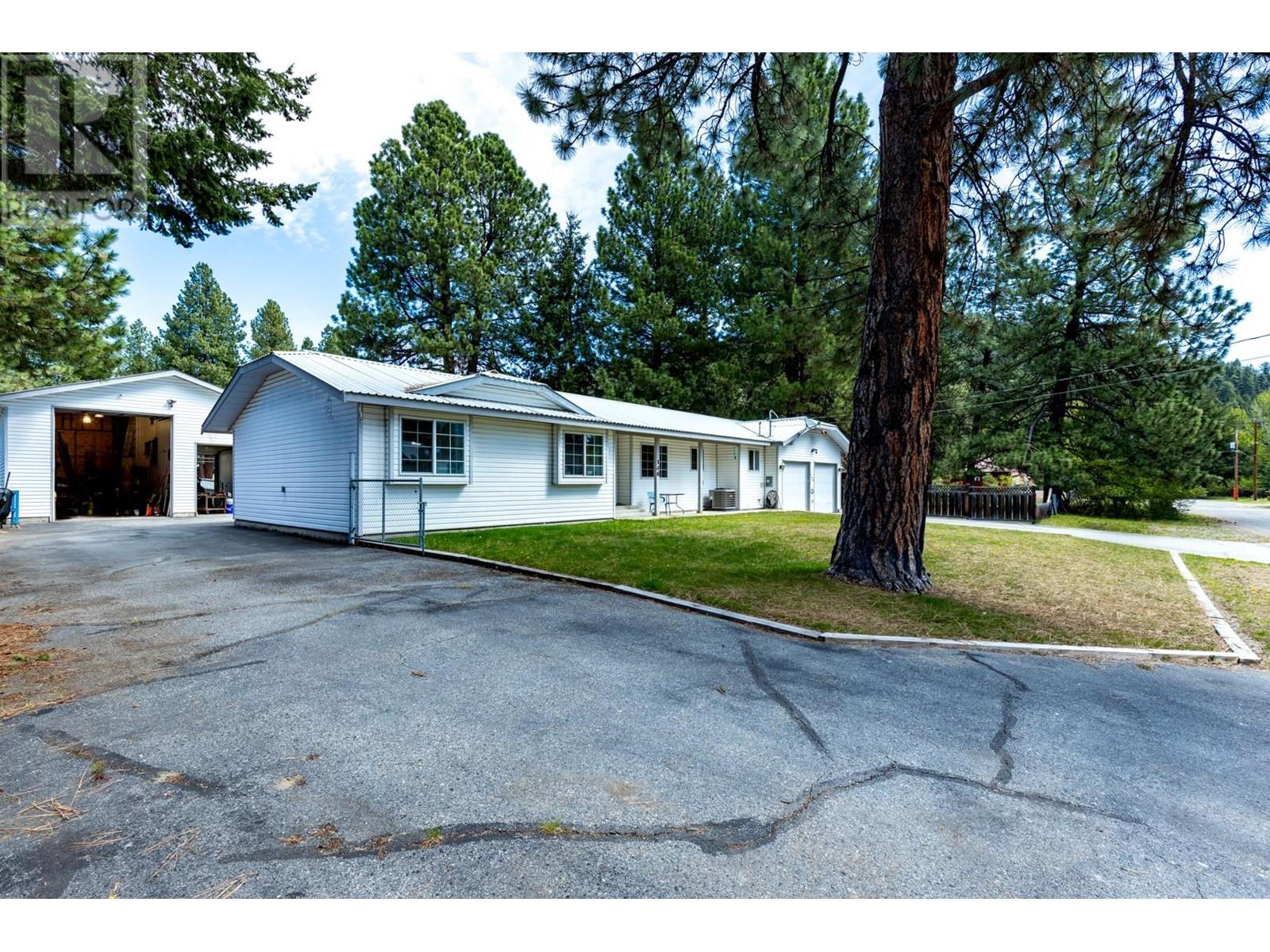 146 1st Street Property Photo 4