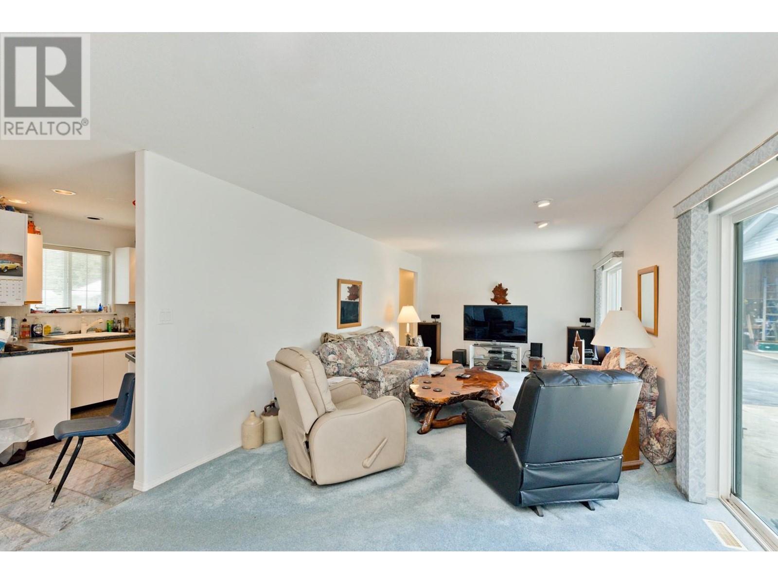 146 1st Street Property Photo 25