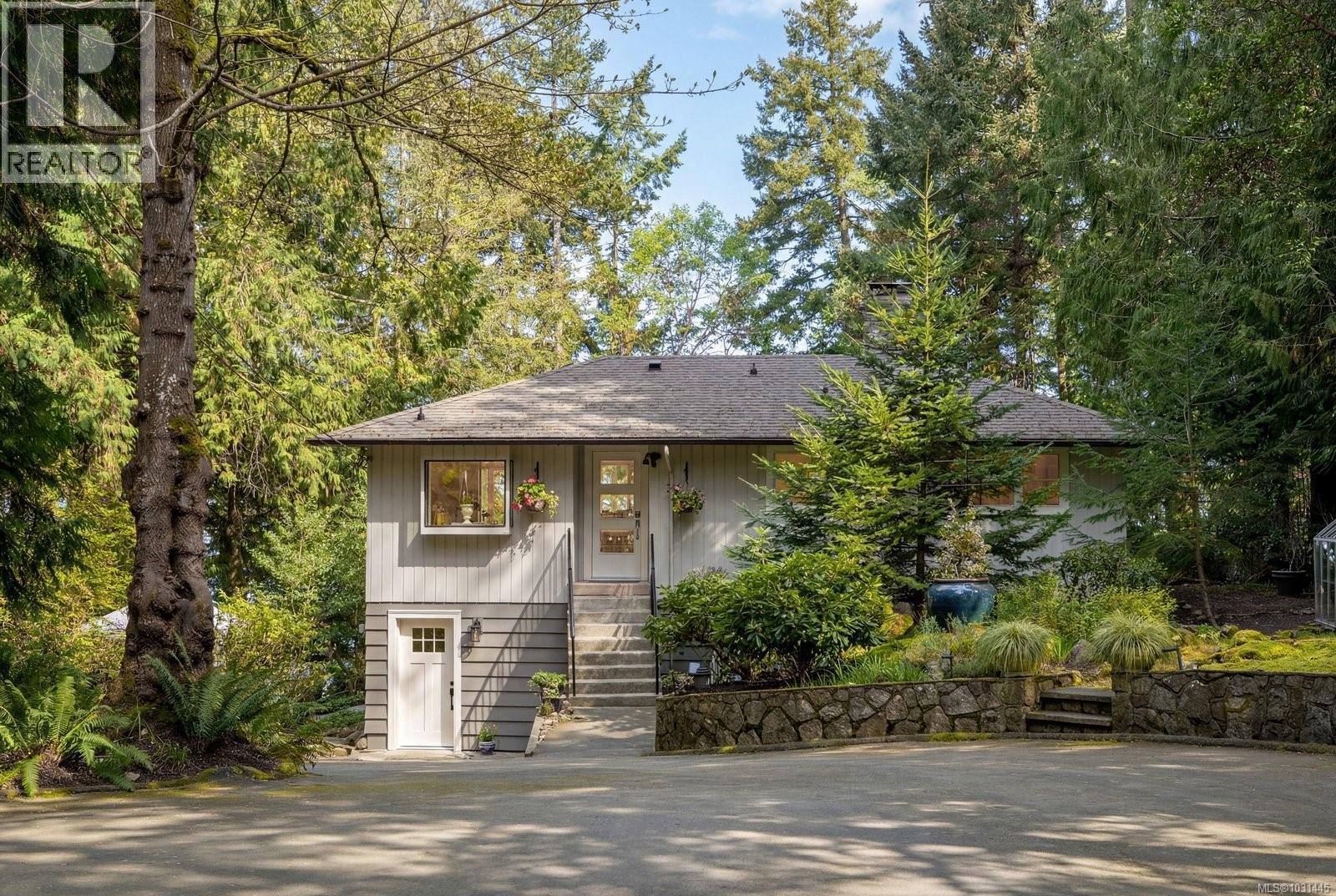 2320 Dolphin Rd