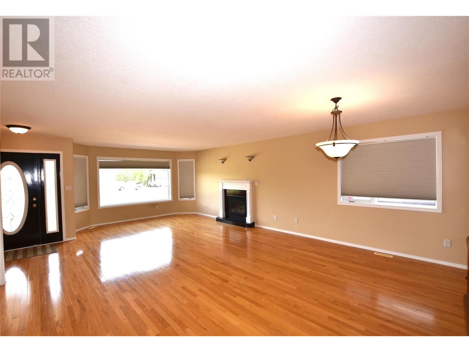 649 Elk Street Property Photo 7