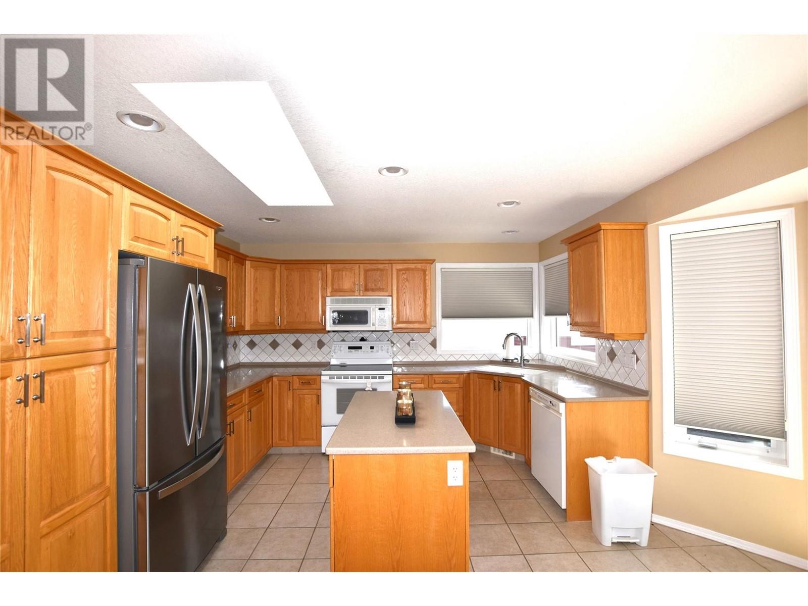 649 Elk Street Property Photo 10