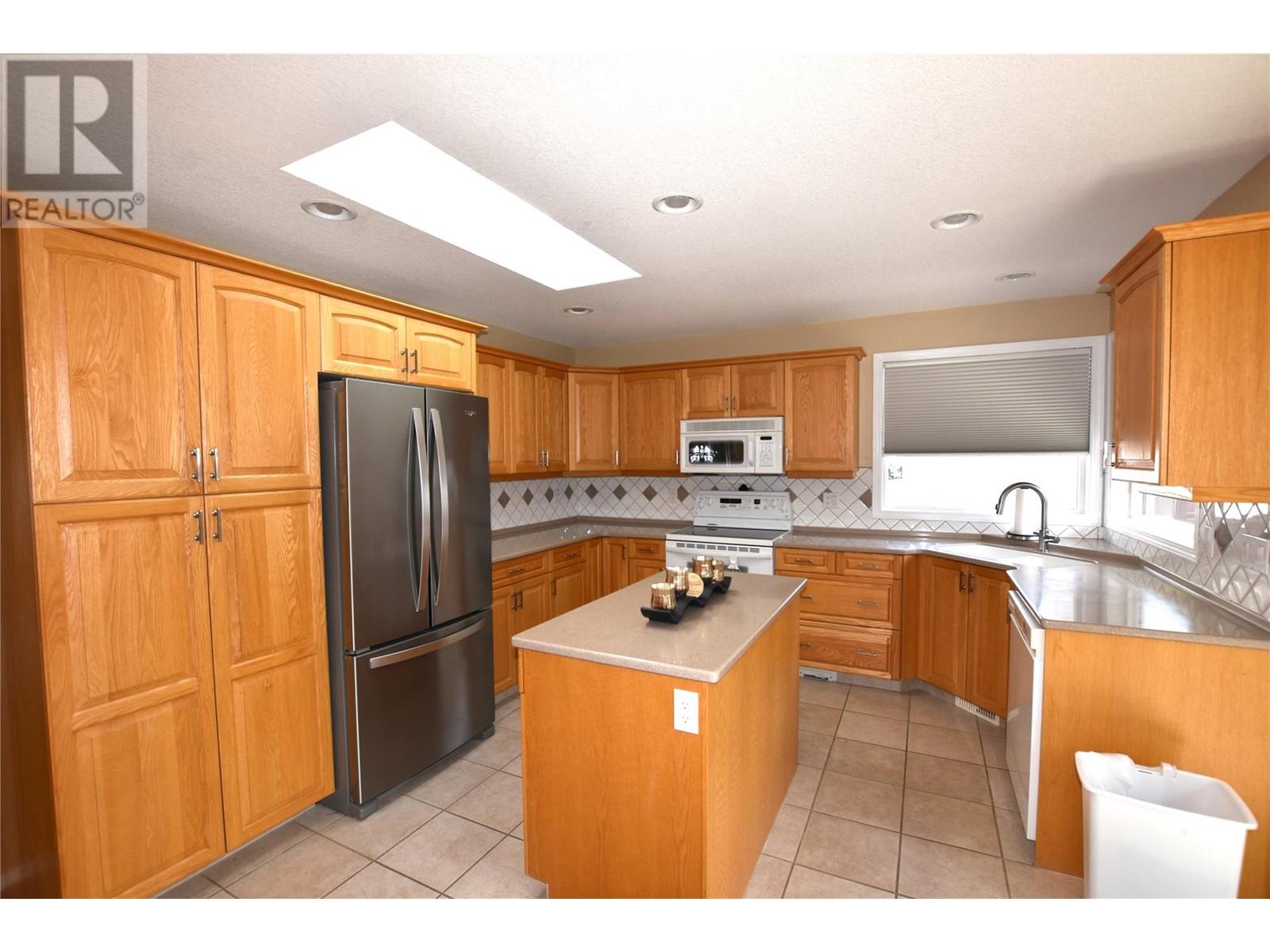 649 Elk Street Property Photo 13