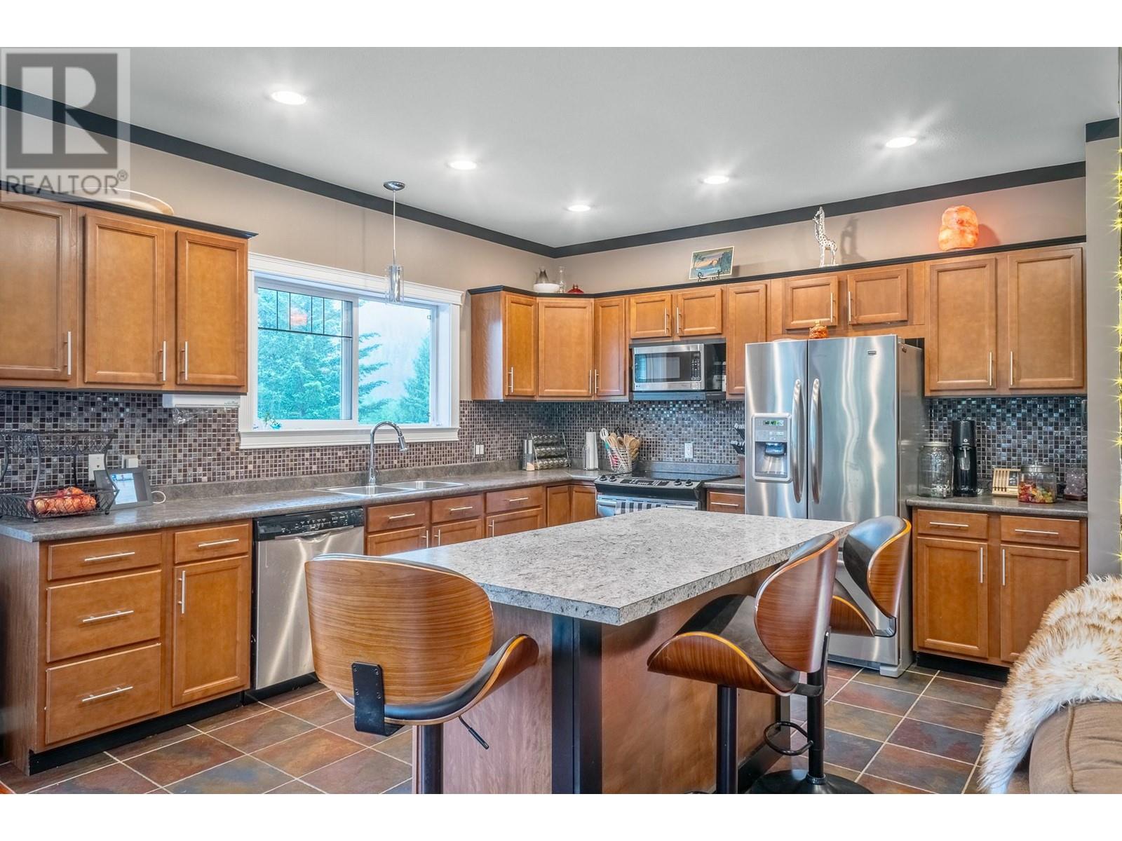 2593 Glenmount Place Property Photo 8
