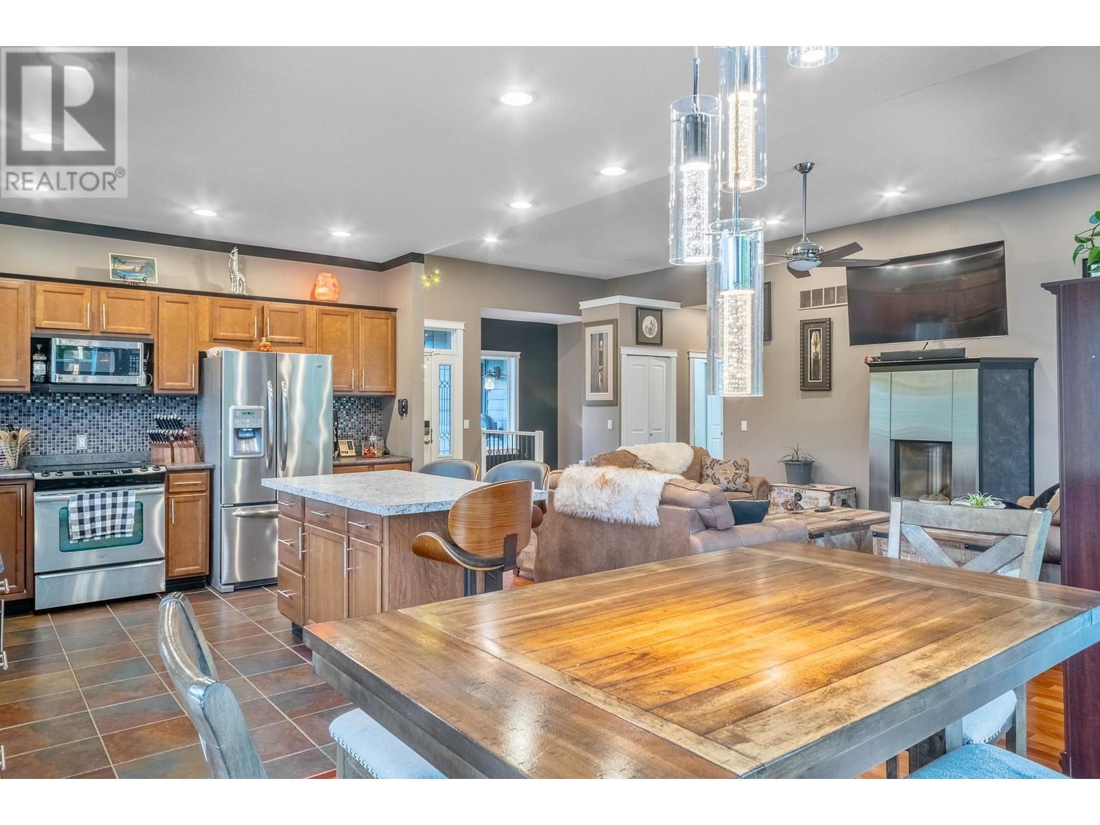 2593 Glenmount Place Property Photo 11