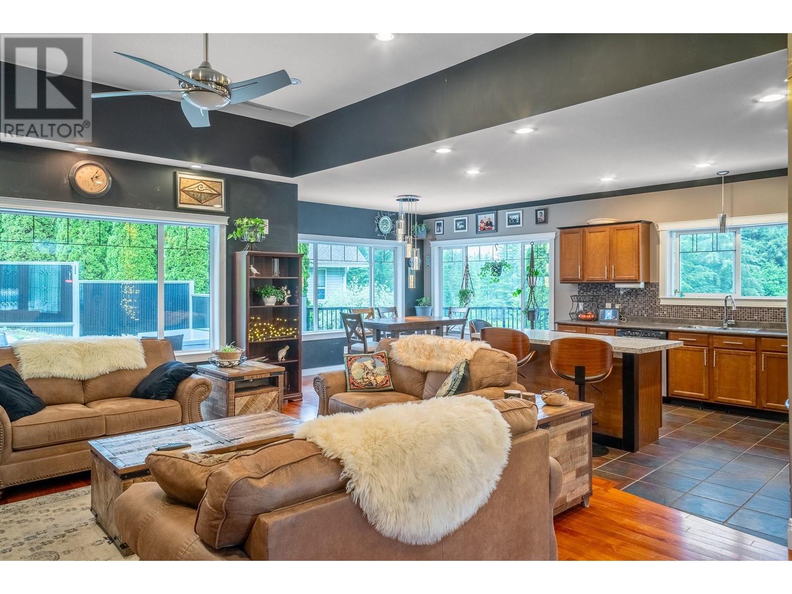 2593 Glenmount Place Property Photo 14