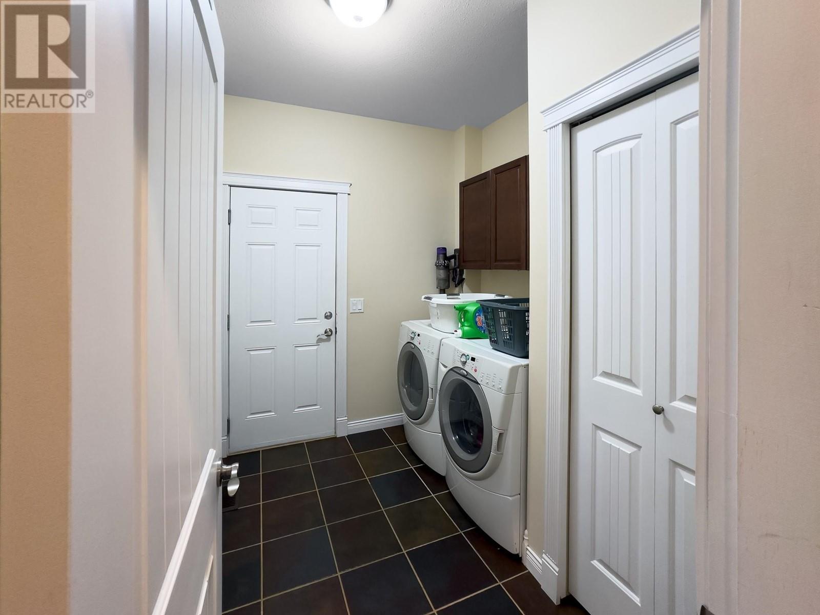 2593 Glenmount Place Property Photo 15