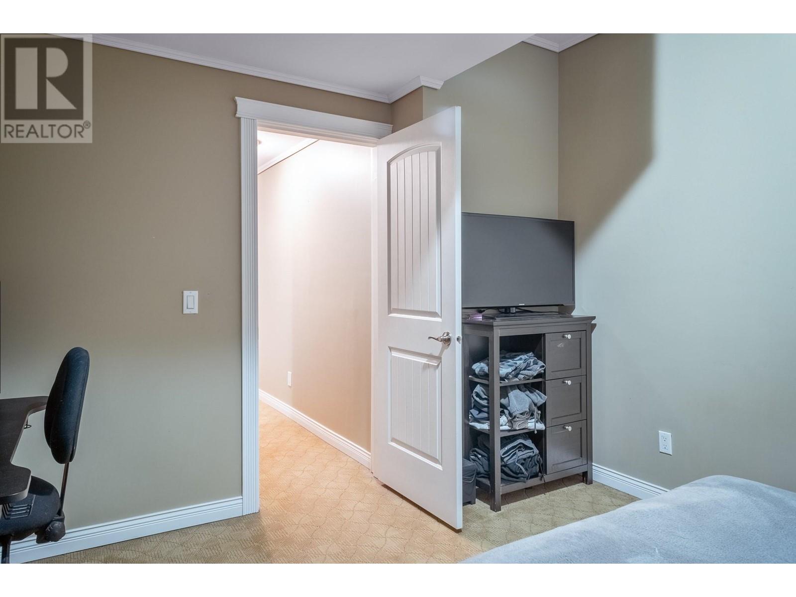 2593 Glenmount Place Property Photo 34
