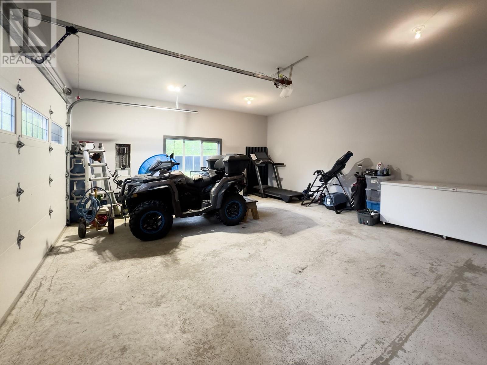 2593 Glenmount Place Property Photo 37