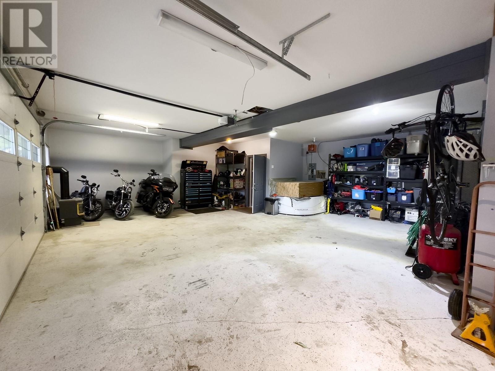 2593 Glenmount Place Property Photo 40