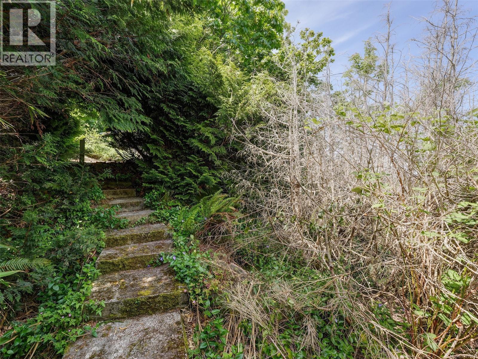 6000 Lockehaven Dr Property Photo 35