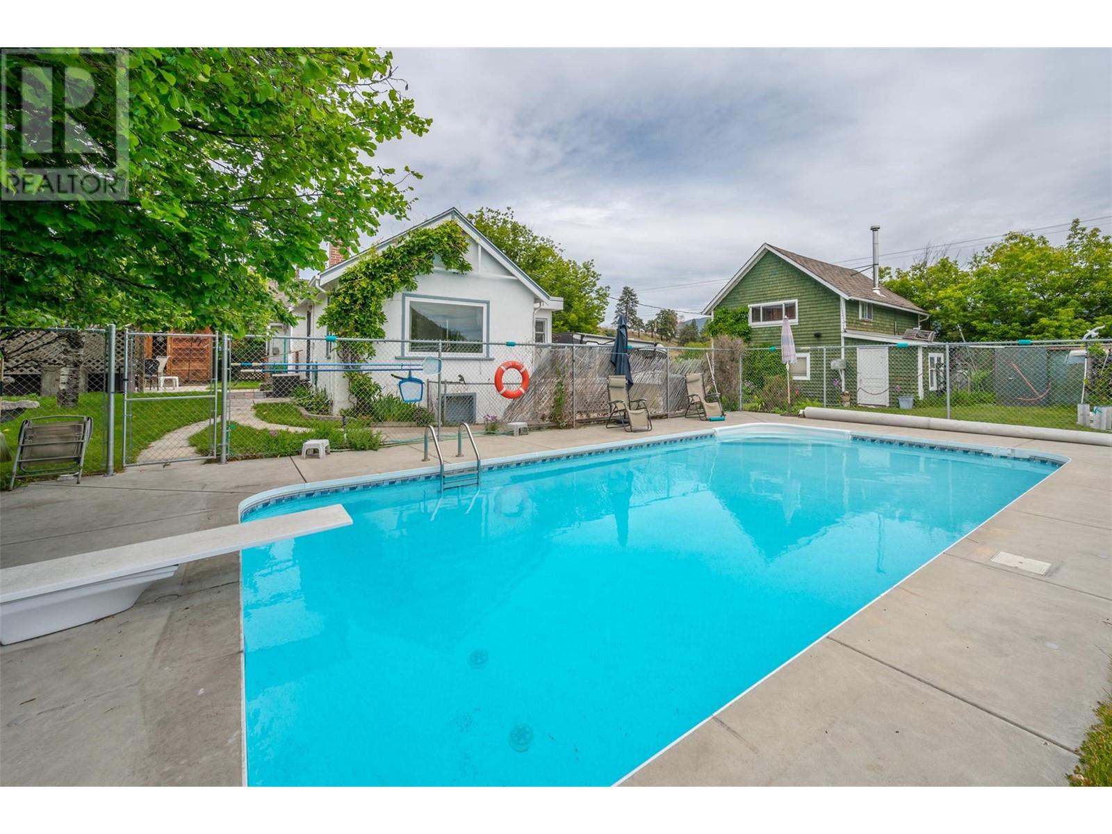 15018 Vanderburgh Avenue Property Photo 1